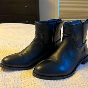 Johnston and Murphy black ankle booties size 9M